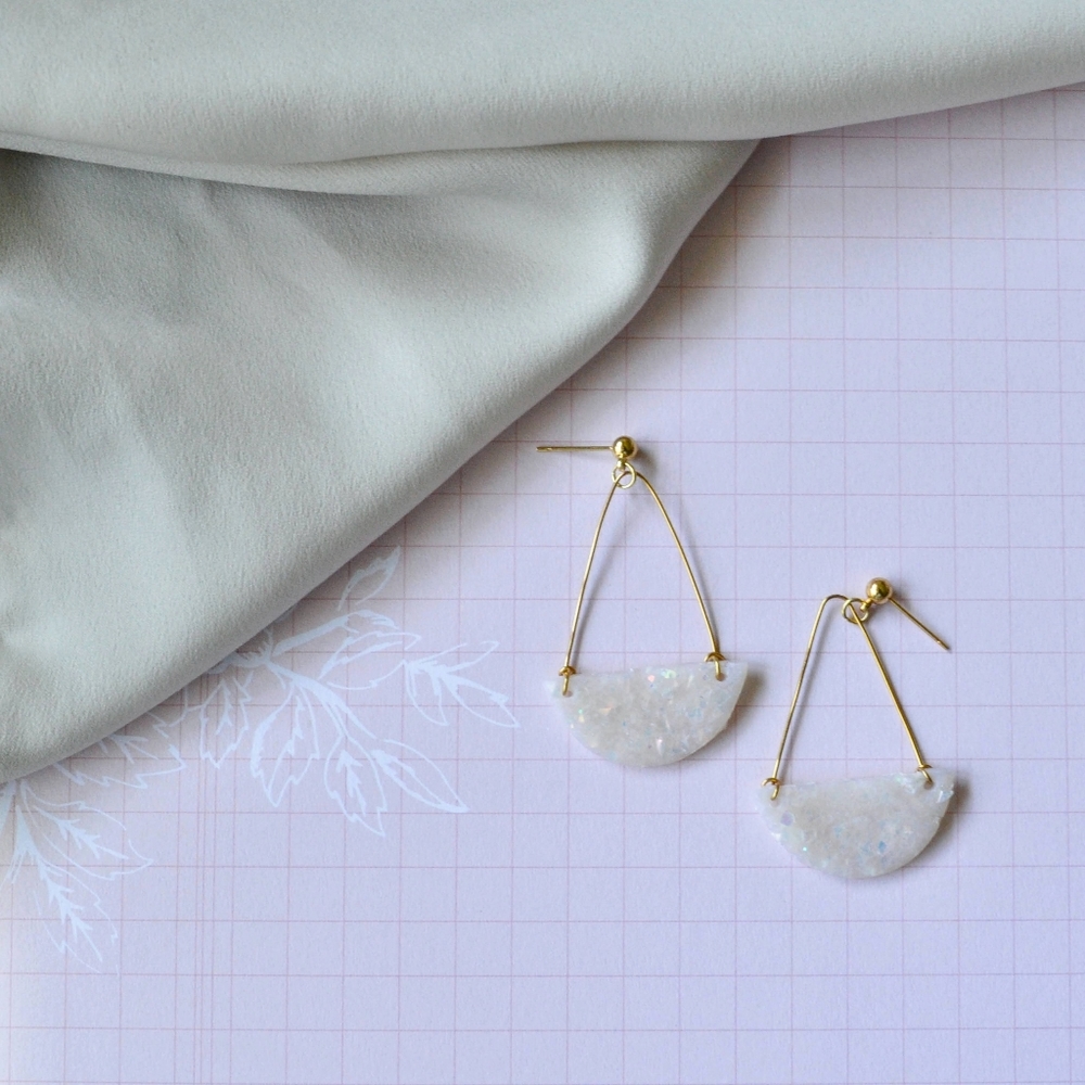 White Shimmer + Gold Wire Triangle Clay Earrings ✨